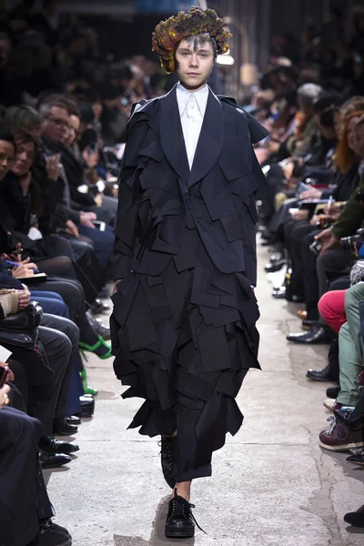 Look 19